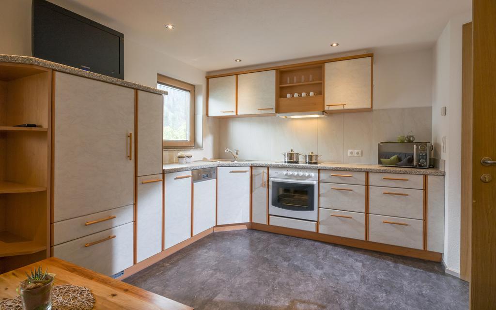 Hof Neuhaus Apartment Майерхофен Екстериор снимка